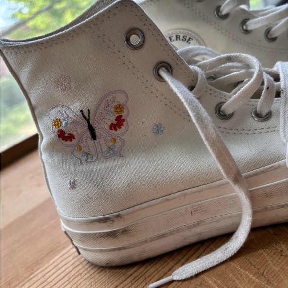 Converse Platform Hi top with embroidred butterfly white all star hi top size 7 - Picture 10 of 13